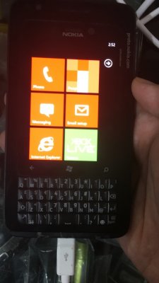 Фото отмененного клавиатурника Nokia всплыли в интернете