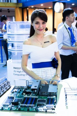 Девушки Computex 2017