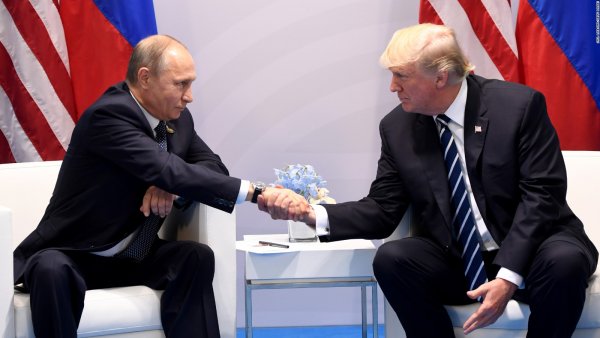 Caviar выпустила титановый Nokia 3310 в честь встречи Путина и Трампа