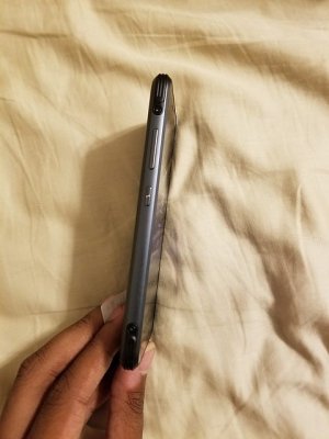 Защищенная версия Galaxy S8 получит обычный дисплей
