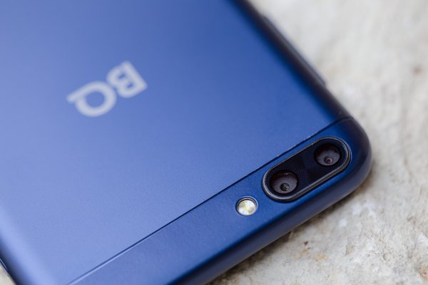 Обзор BQ 5203 Vision