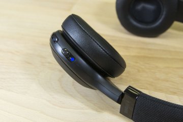 Обзор Bluetooth-наушников JBL E45BT — Органы управления и функционал. 2