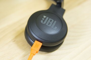 Обзор Bluetooth-наушников JBL E45BT — Органы управления и функционал. 5