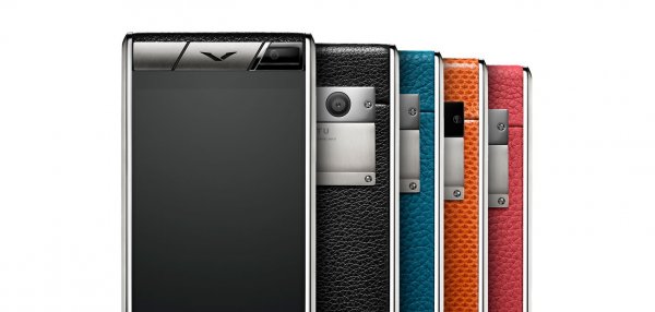 Vertu распродает свои телефоны на аукционе