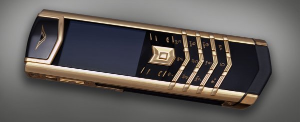 Vertu распродает свои телефоны на аукционе