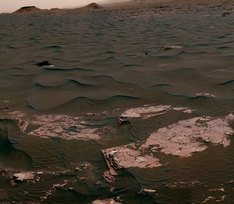 Марсоход Curiosity прислал снимки марсианских облаков