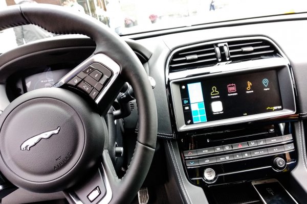 В России появятся автомобили со встроенным Яндекс.Авто