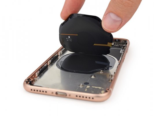 iFixit: заднее стекло iPhone 8 обойдется дороже экрана