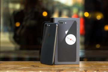 Мнение: iPhone 8 (Plus) стар и скучен — О новом в двух словах: Qi и стекло. 4