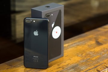 Мнение: iPhone 8 (Plus) стар и скучен — О новом в двух словах: Qi и стекло. 5