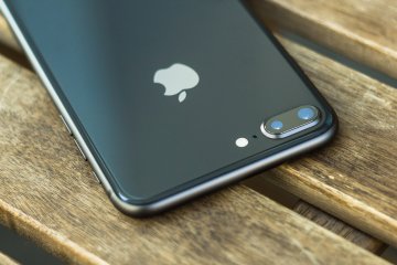 Мнение: iPhone 8 (Plus) стар и скучен — О новом в двух словах: Qi и стекло. 1
