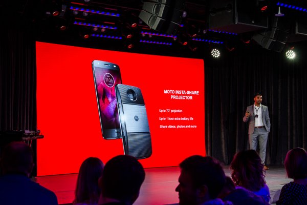 Hello Moto: в России представлены новые смартфоны и модули