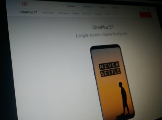 В сети появился новый рендер OnePlus 5T