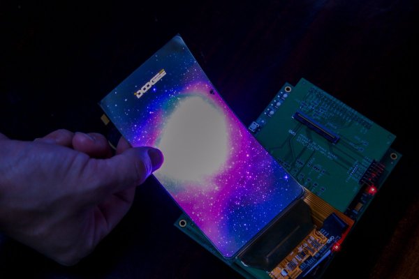 Doogee готовит смартфон с изогнутым дисплеем