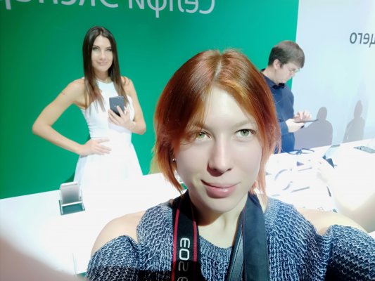 OPPO выходит на российский рынок с «селфифоном» F5
