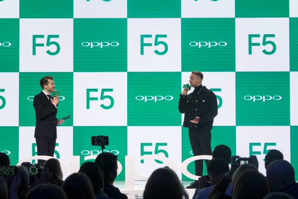 OPPO выходит на российский рынок с «селфифоном» F5