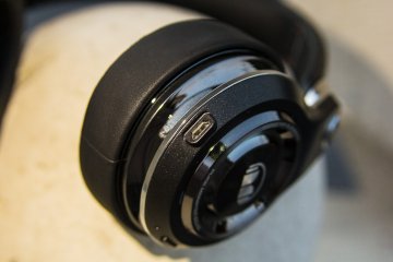 Обзор гарнитуры Monster Elements Over-Ear — Органы управления и функционал. 3
