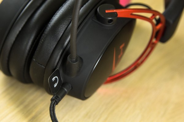 Обзор HyperX Cloud Alpha — Внешний вид и эргономика. 6