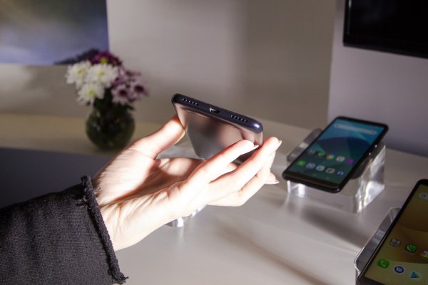 В России официально представлен Zenfone Max Plus