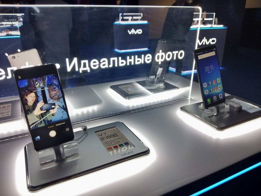 Vivo выходит на российский рынок с флагманами V7 и V7+
