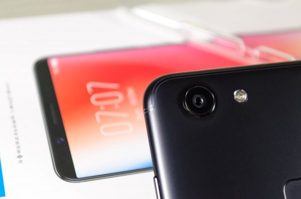 Обзор Vivo V7 — Внешний вид. 4