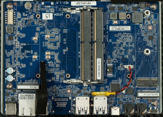 Игровой ПК размером с банку: обзор GIGABYTE BRIX Gaming VR — Внутреннее строение. 13