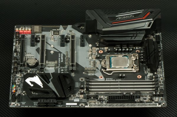 Обзор платы GIGABYTE Z370 AORUS Ultra Gaming — Внешний вид. 1