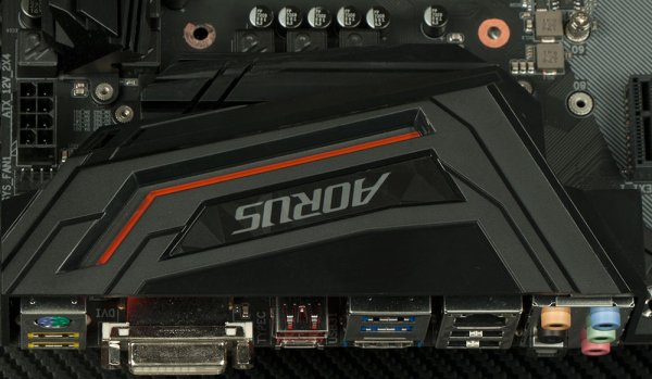 Обзор платы GIGABYTE Z370 AORUS Ultra Gaming — Внешний вид. 5