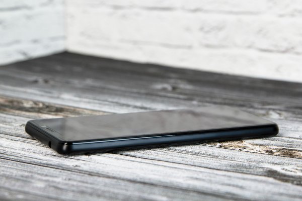 Обзор BQ 5500L Advance — Внешний вид. 4