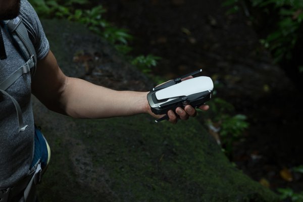 DJI Mavic Air: карманный дрон для профи и дилетантов