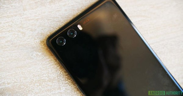 Реальные фото Huawei P20: двойная основная камера и сенсорная панель громкости
