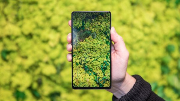 Vivo показала концепт безрамочного смартфона с выдвижной камерой