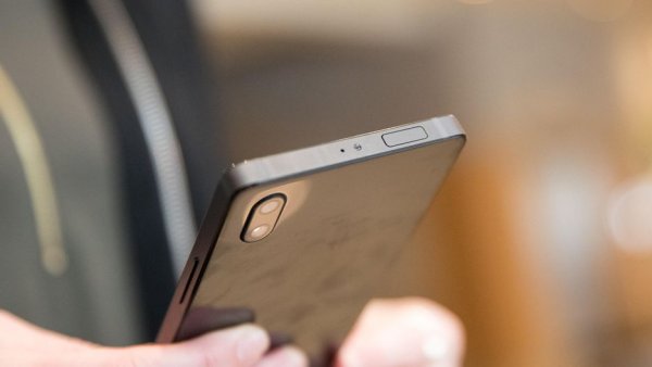 Vivo показала концепт безрамочного смартфона с выдвижной камерой