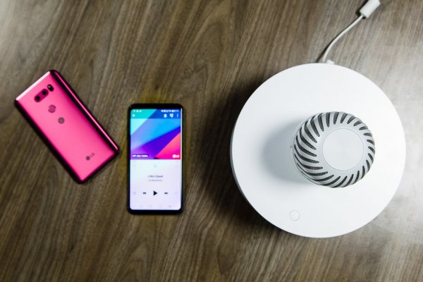 Обзор LG PJ9: играет и левитирует — Функционал и управление. 3