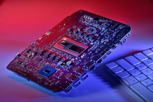 Intel представила в Роcсии портативные компьютеры линейки Intel NUC