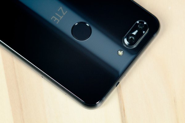 Обзор ZTE Blade V9 — Внешний вид. 9