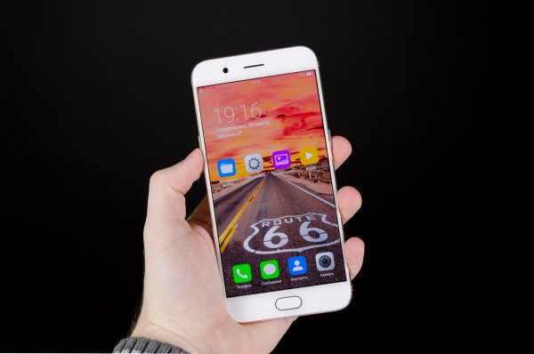 Обзор OPPO R11 — Дисплей. 1