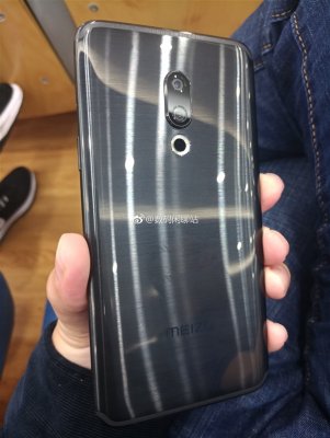 Новые фото Meizu 15 и 15 Plus позволяют рассмотреть смартфоны более подробно