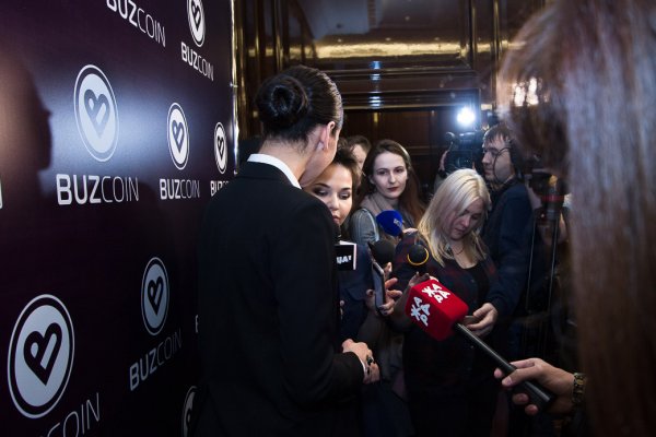 Бузова добралась до блокчейна и выпускает BUZCOIN