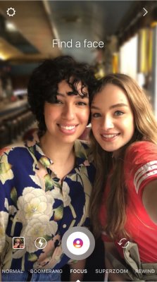 Instagram* научился делать портреты с размытием фона