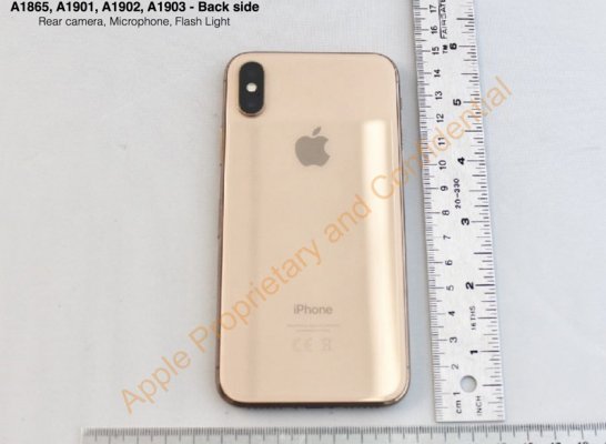iPhone X засветился в золотом цвете