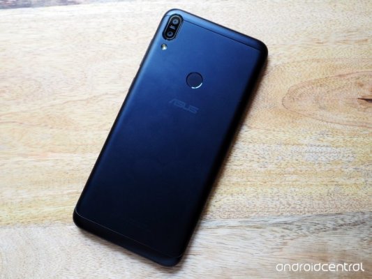 ASUS представила добротный середняк за 5
