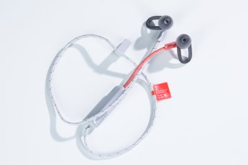 Обзор беспроводных наушников Plantronics BackBeat Fit 305 и BackBeat Fit — Внешний вид и эргономика BackBeat Fit 305. 2