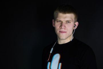 Обзор беспроводных наушников Plantronics BackBeat Fit 305 и BackBeat Fit — Внешний вид и эргономика BackBeat Fit 305. 8