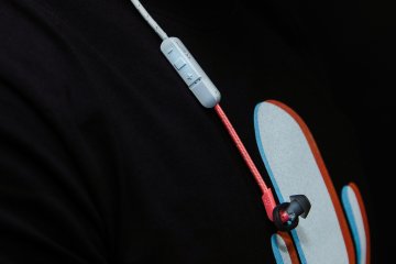 Обзор беспроводных наушников Plantronics BackBeat Fit 305 и BackBeat Fit — Внешний вид и эргономика BackBeat Fit 305. 9