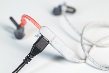 Обзор беспроводных наушников Plantronics BackBeat Fit 305 и BackBeat Fit — Подключение. 3