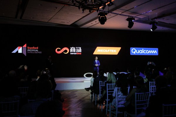 OPPO представила в России новый F7