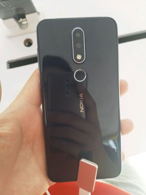 Nokia X с чёлкой засветился на качественных фотографиях