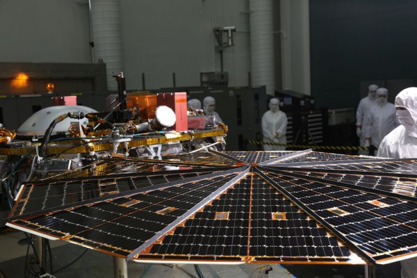 NASA запускает на Марс аппарат InSight для изучения геологии планеты