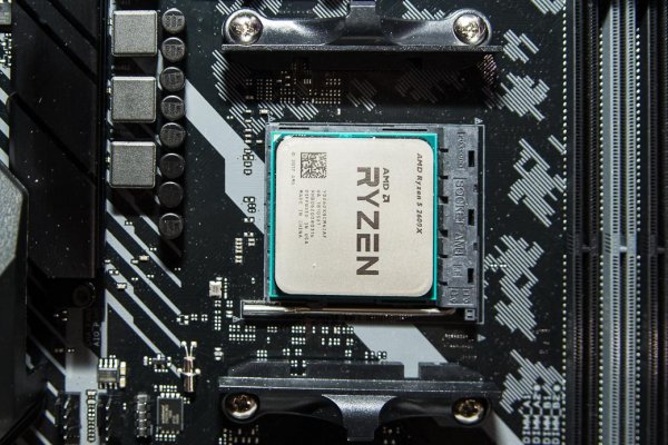 ASUS и AMD анонсировали старт продаж материнских плат серии X470